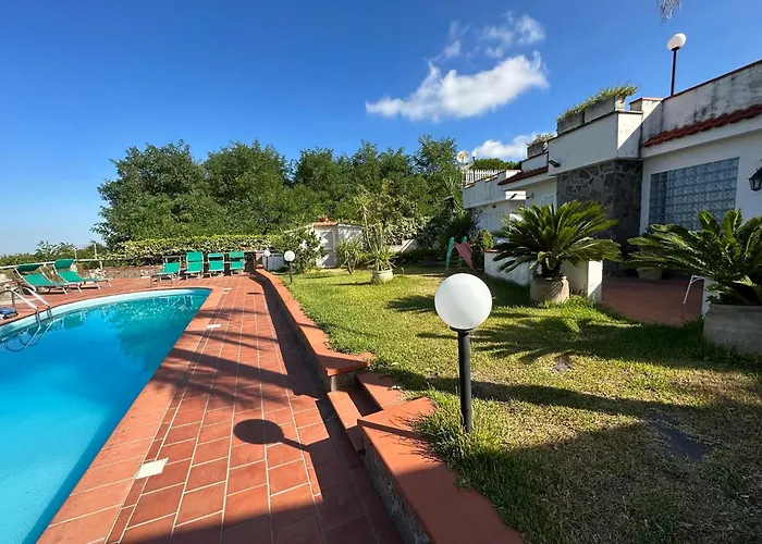 Marta 埃尔科拉诺