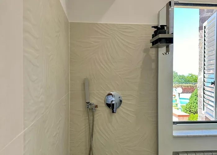 Marta 埃尔科拉诺